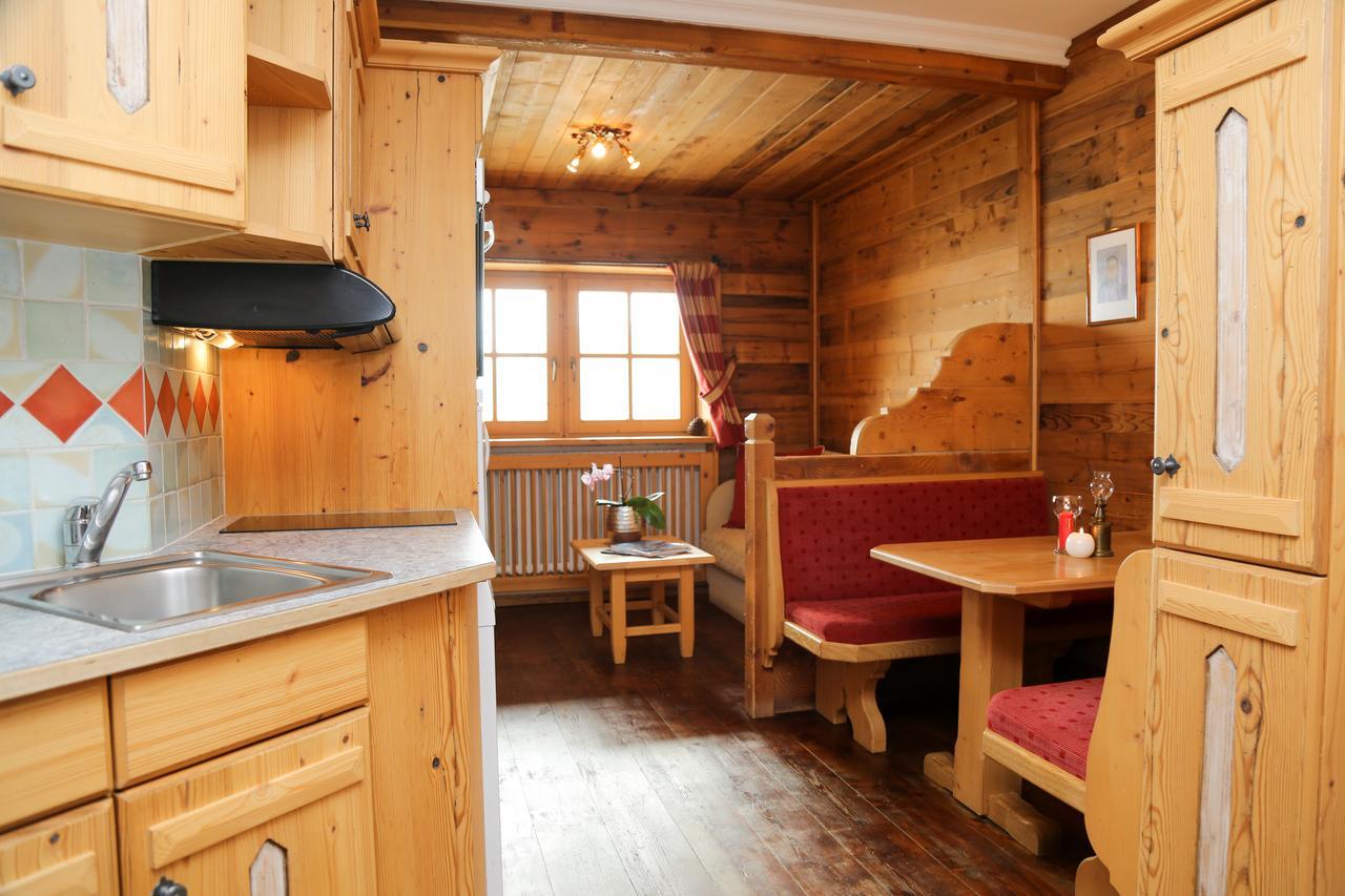 Hotel 3 Etoiles -Restaurant Le Pilatus Корчевел Екстериор снимка