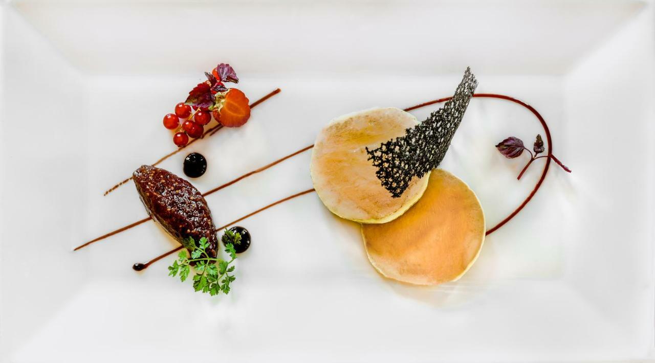 Hotel 3 Etoiles -Restaurant Le Pilatus Корчевел Екстериор снимка